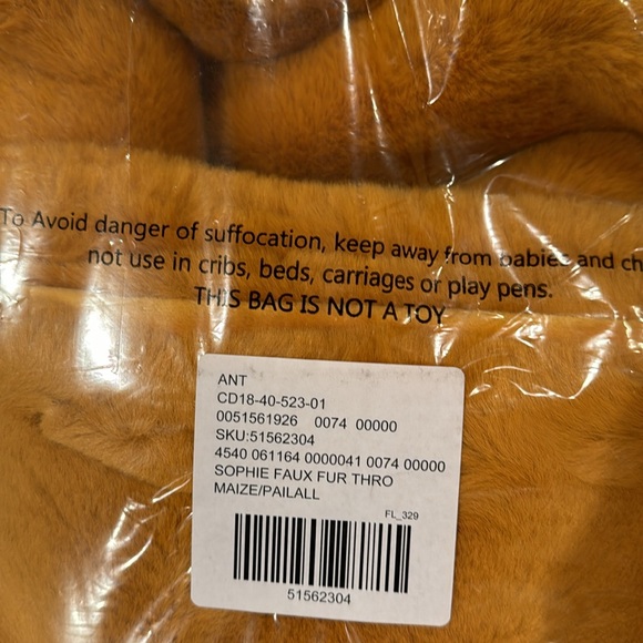 LAST ONE ☝️ Sophie Faux Fur Blanket - Picture 2 of 8